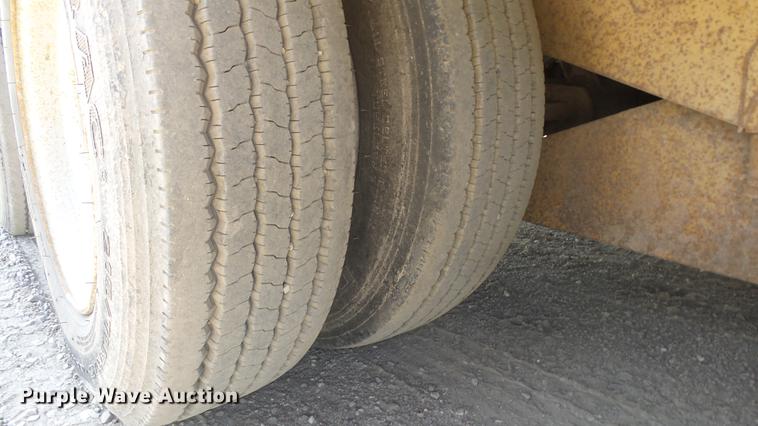 image for item DE7220 1985 Load King drop deck equipment trailer