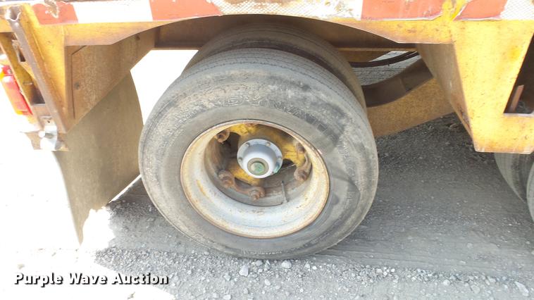 image for item DE7220 1985 Load King drop deck equipment trailer