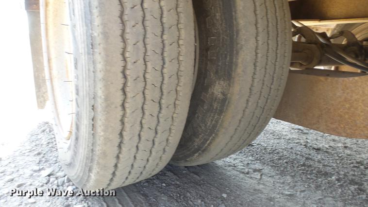 image for item DE7220 1985 Load King drop deck equipment trailer