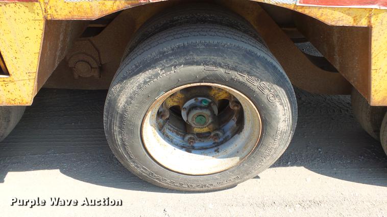 image for item DE7220 1985 Load King drop deck equipment trailer