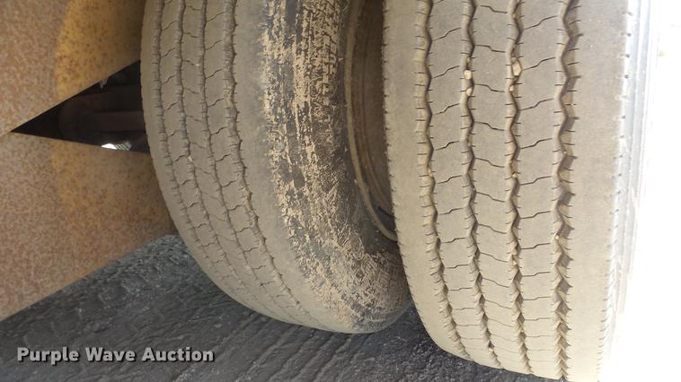 image for item DE7220 1985 Load King drop deck equipment trailer