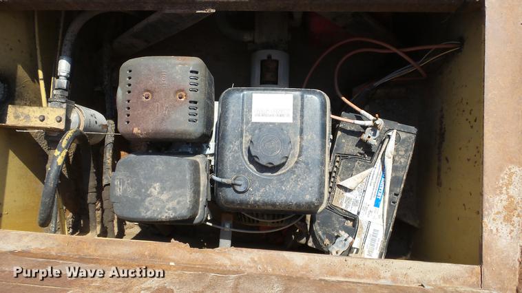 image for item DE7220 1985 Load King drop deck equipment trailer