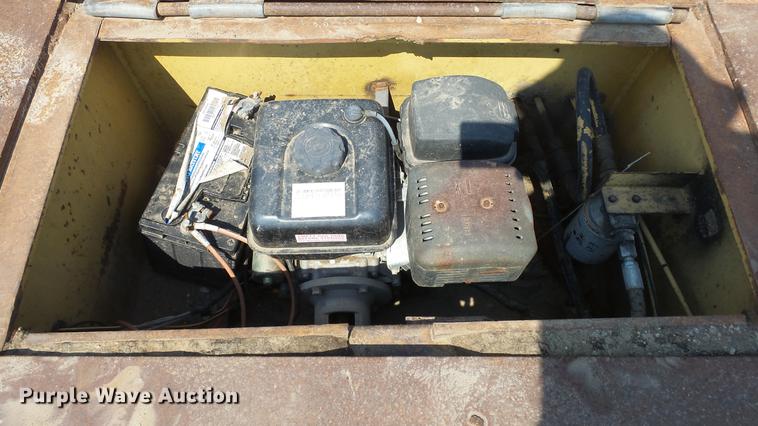 image for item DE7220 1985 Load King drop deck equipment trailer