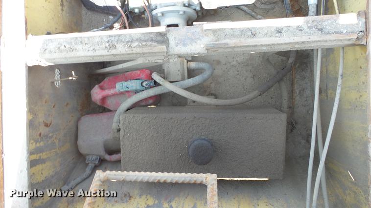 image for item DE7220 1985 Load King drop deck equipment trailer