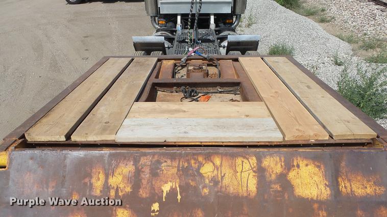 image for item DE7220 1985 Load King drop deck equipment trailer