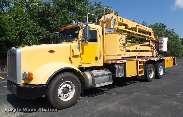 image for item DF9447 2008 Peterbilt 367 bridge inspection truck