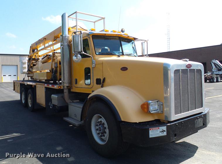 image for item DF9447 2008 Peterbilt 367 bridge inspection truck