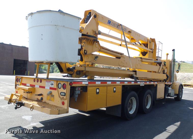 image for item DF9447 2008 Peterbilt 367 bridge inspection truck