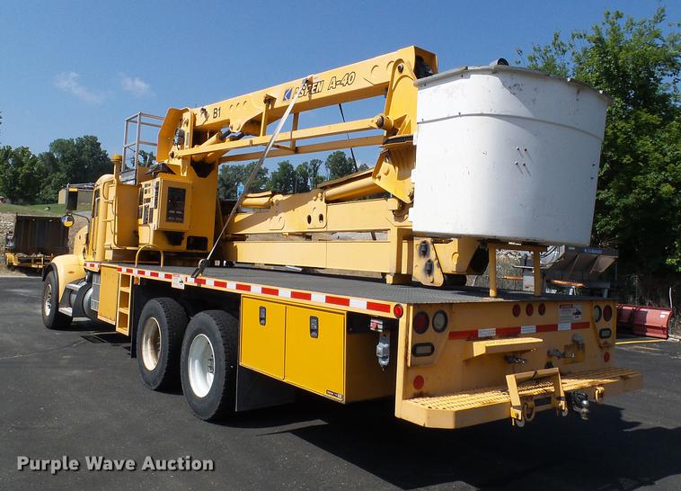 image for item DF9447 2008 Peterbilt 367 bridge inspection truck