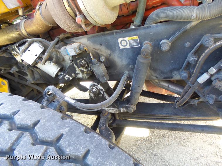 image for item DF9447 2008 Peterbilt 367 bridge inspection truck