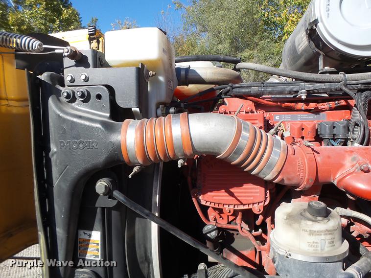 image for item DF9447 2008 Peterbilt 367 bridge inspection truck