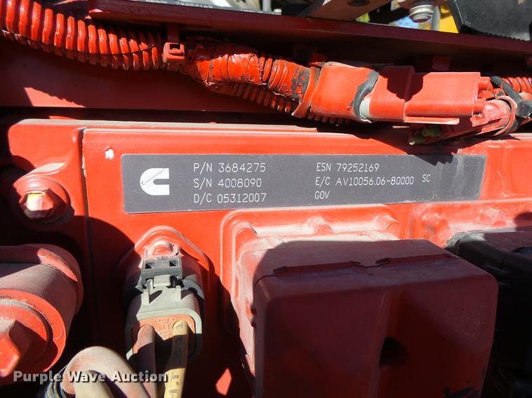 image for item DF9447 2008 Peterbilt 367 bridge inspection truck