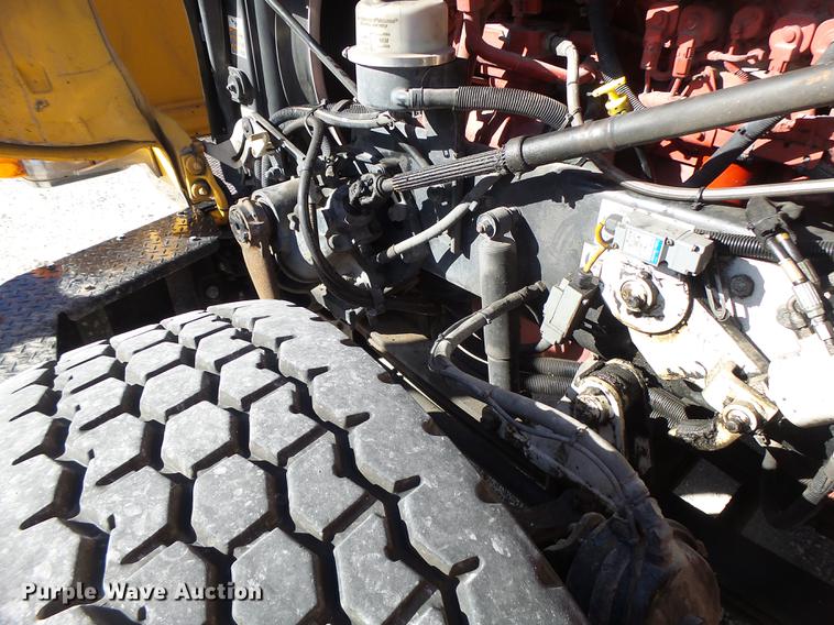 image for item DF9447 2008 Peterbilt 367 bridge inspection truck