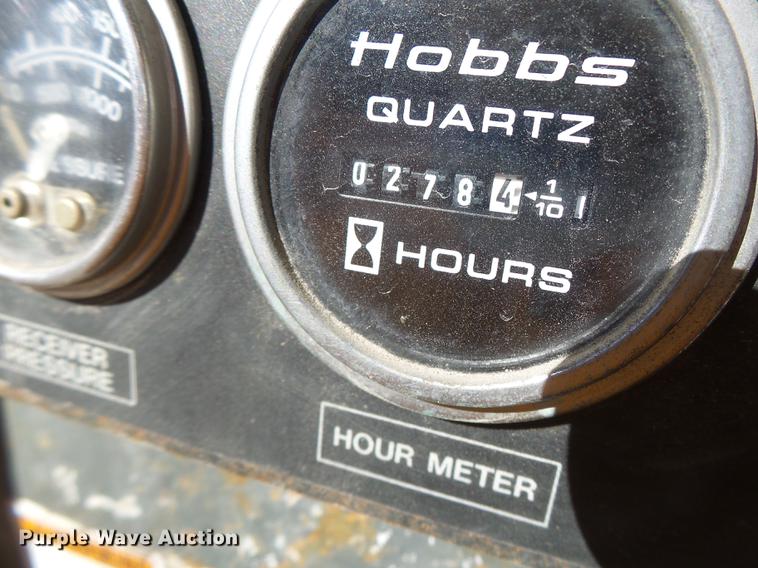 image for item DF9447 2008 Peterbilt 367 bridge inspection truck