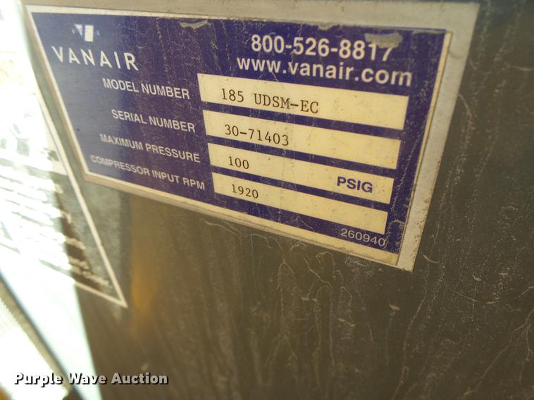 image for item DF9447 2008 Peterbilt 367 bridge inspection truck