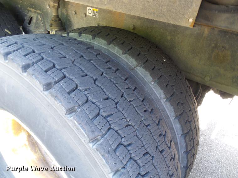 image for item DF9447 2008 Peterbilt 367 bridge inspection truck