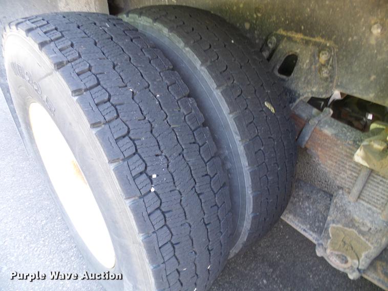 image for item DF9447 2008 Peterbilt 367 bridge inspection truck