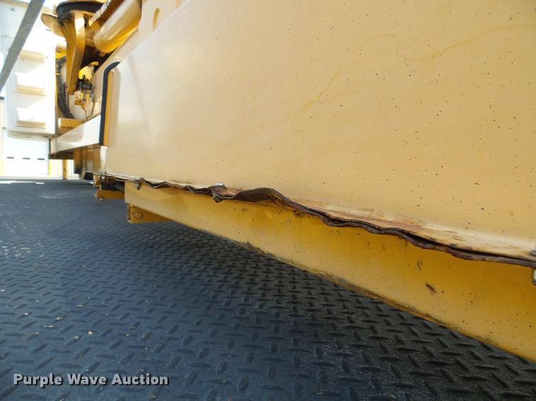 image for item DF9447 2008 Peterbilt 367 bridge inspection truck