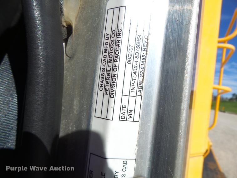 image for item DF9447 2008 Peterbilt 367 bridge inspection truck