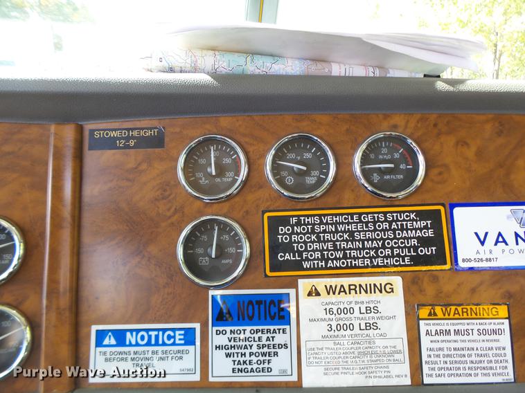 image for item DF9447 2008 Peterbilt 367 bridge inspection truck