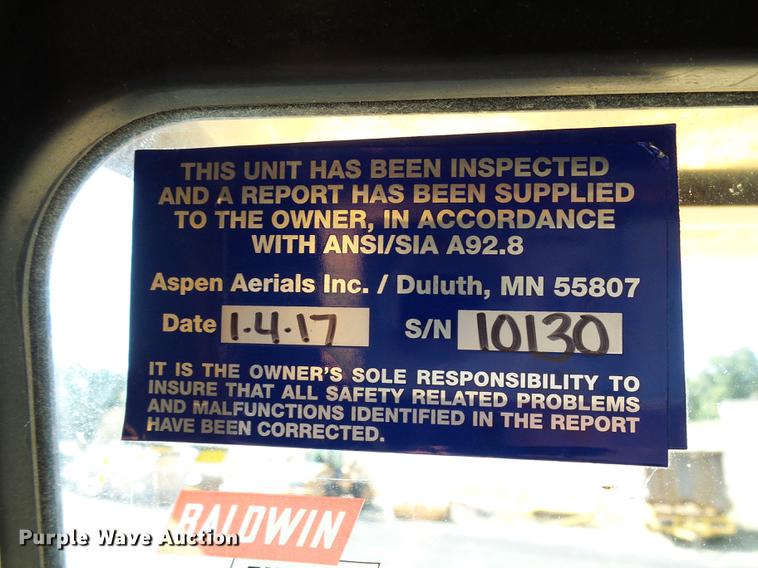 image for item DF9447 2008 Peterbilt 367 bridge inspection truck