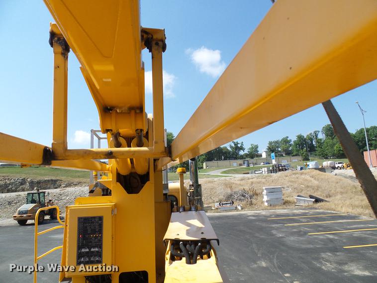 image for item DF9447 2008 Peterbilt 367 bridge inspection truck