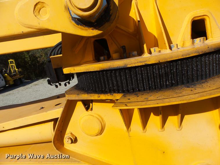 image for item DF9447 2008 Peterbilt 367 bridge inspection truck