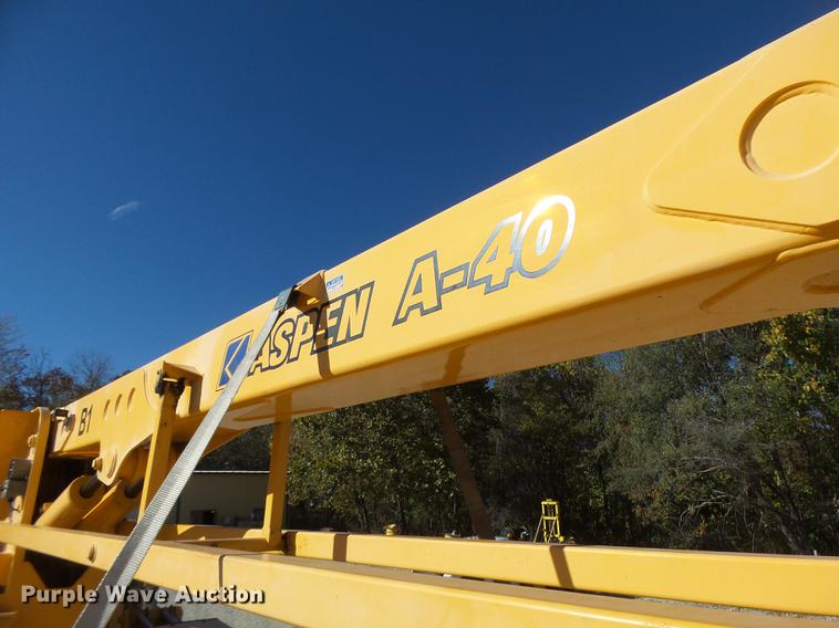 image for item DF9447 2008 Peterbilt 367 bridge inspection truck