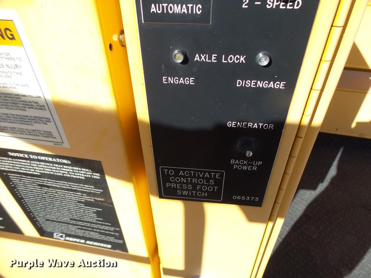 image for item DF9447 2008 Peterbilt 367 bridge inspection truck