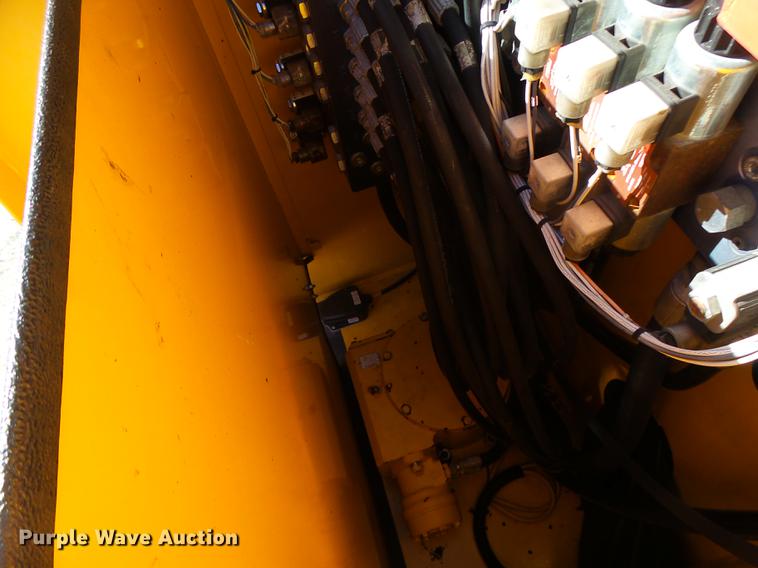 image for item DF9447 2008 Peterbilt 367 bridge inspection truck