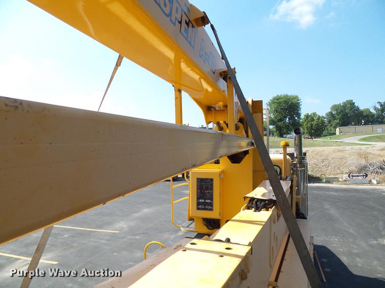 image for item DF9447 2008 Peterbilt 367 bridge inspection truck