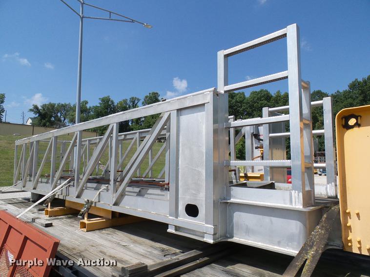 image for item DF9447 2008 Peterbilt 367 bridge inspection truck