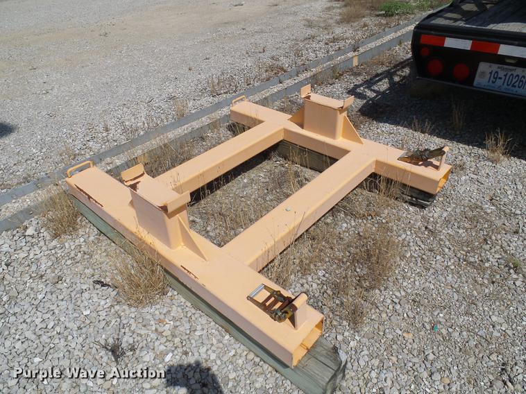 image for item DF9447 2008 Peterbilt 367 bridge inspection truck