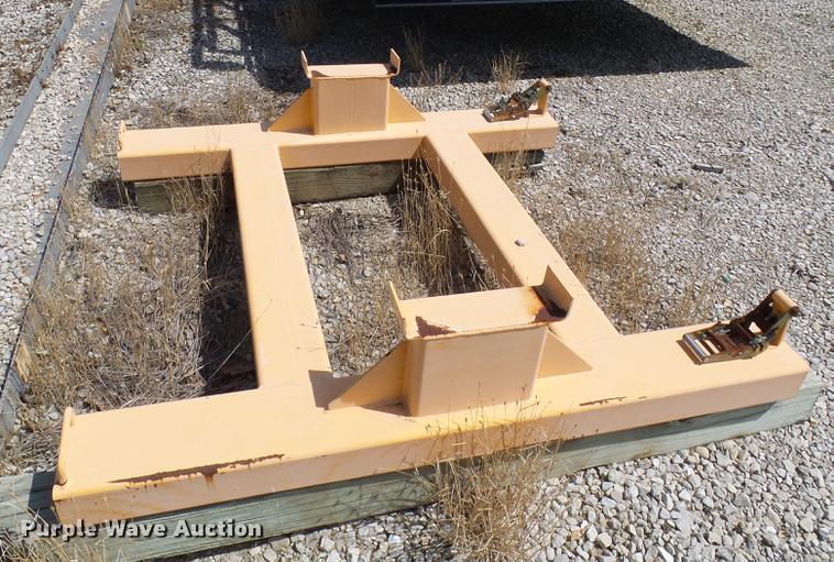 image for item DF9447 2008 Peterbilt 367 bridge inspection truck