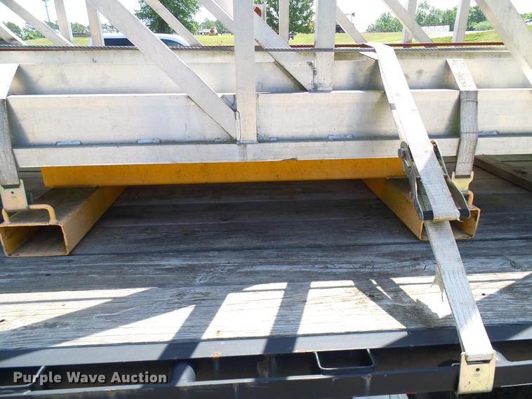 image for item DF9447 2008 Peterbilt 367 bridge inspection truck