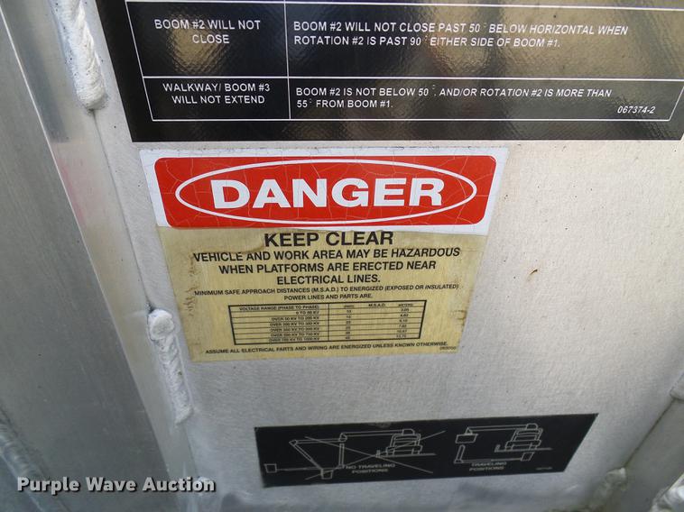 image for item DF9447 2008 Peterbilt 367 bridge inspection truck