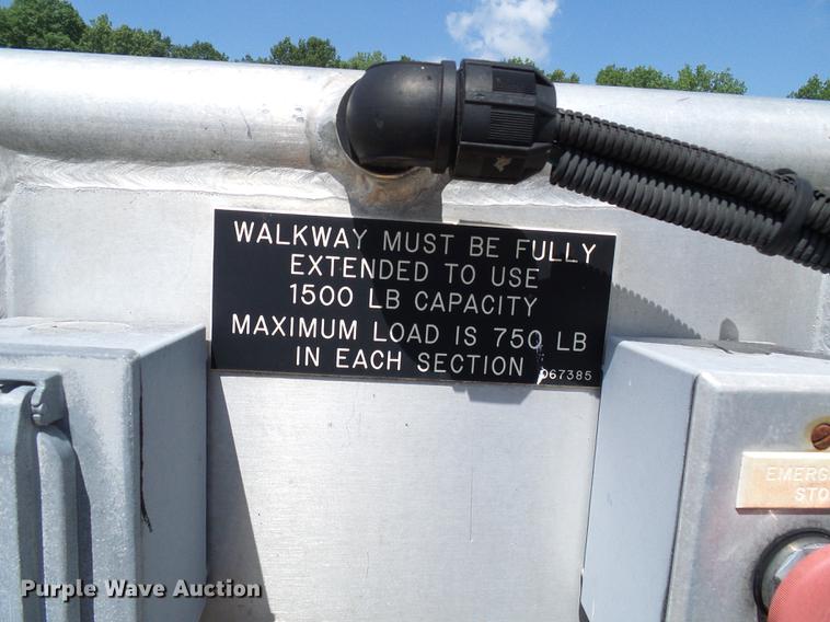 image for item DF9447 2008 Peterbilt 367 bridge inspection truck