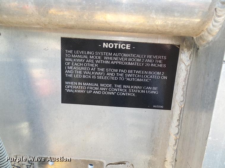 image for item DF9447 2008 Peterbilt 367 bridge inspection truck