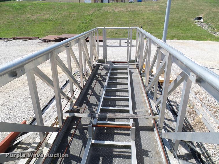 image for item DF9447 2008 Peterbilt 367 bridge inspection truck