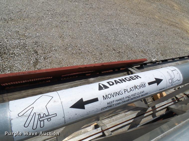 image for item DF9447 2008 Peterbilt 367 bridge inspection truck