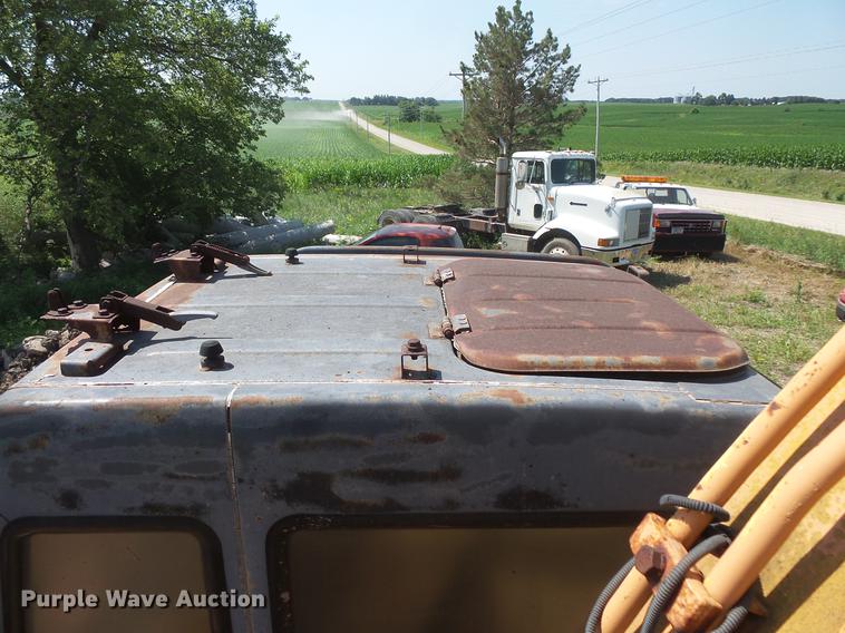 image for item DV9441 1995 Case 9010B excavator