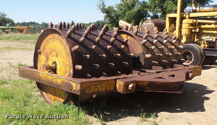 image for item DV9479 Tampo double drum padfoot roller