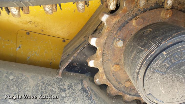 image for item DX9367 2016 John Deere 323E skid steer