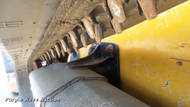 image for item DX9367 2016 John Deere 323E skid steer