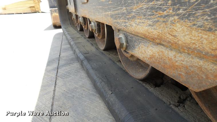 image for item DX9367 2016 John Deere 323E skid steer