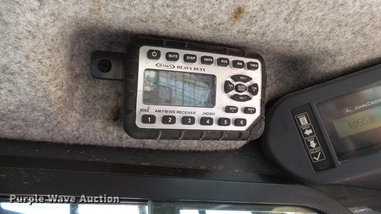 image for item DX9367 2016 John Deere 323E skid steer