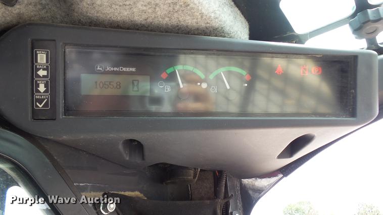 image for item DX9367 2016 John Deere 323E skid steer