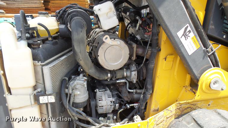 image for item DX9367 2016 John Deere 323E skid steer