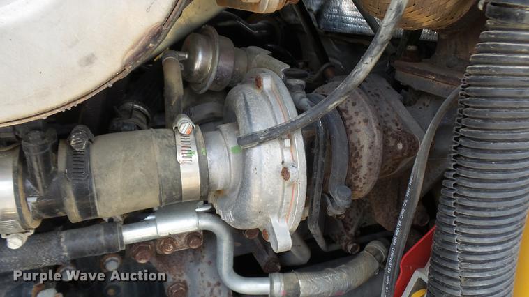 image for item DX9367 2016 John Deere 323E skid steer