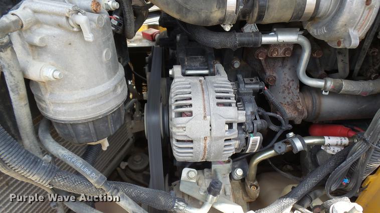 image for item DX9367 2016 John Deere 323E skid steer